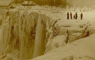 Niagara Falls frozen over in 1911