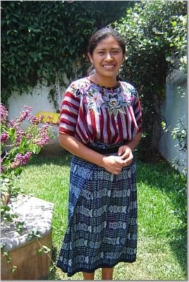 Rayela's Fiber Focus: Yolanda: A Lifetime of Embroidery in Patzun ...