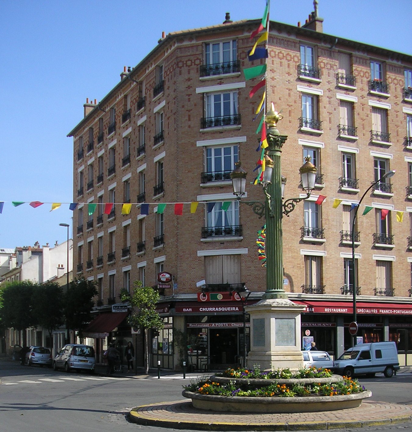 Au Nom De La Rose La Garenne Colombes