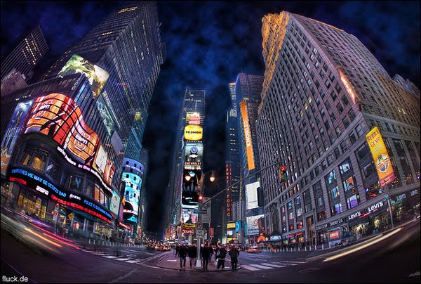 Times Square by Oliver Fluck