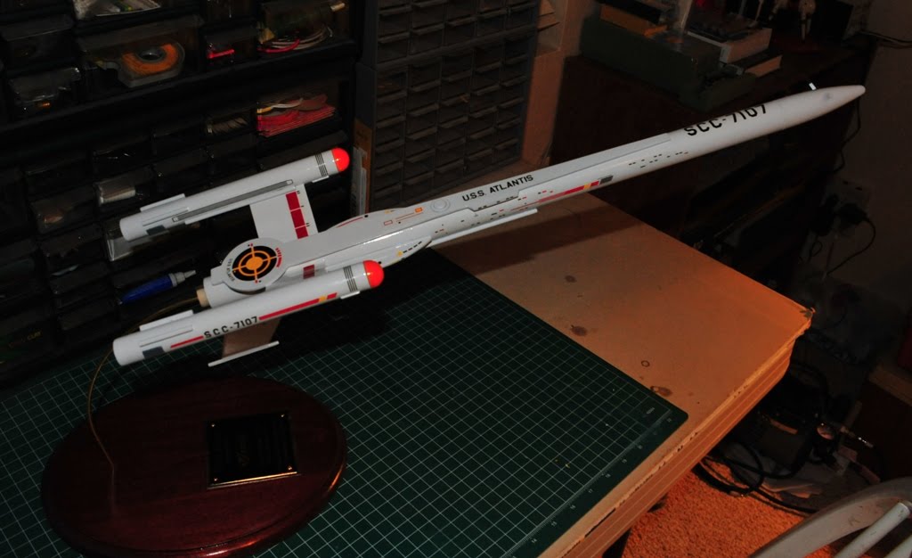 SpaceModeling: U.S.S. Atlantis - Pictures of the completed model.
