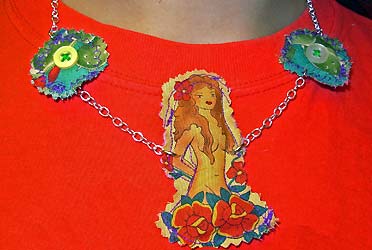 [fabricnecklace.jpg]