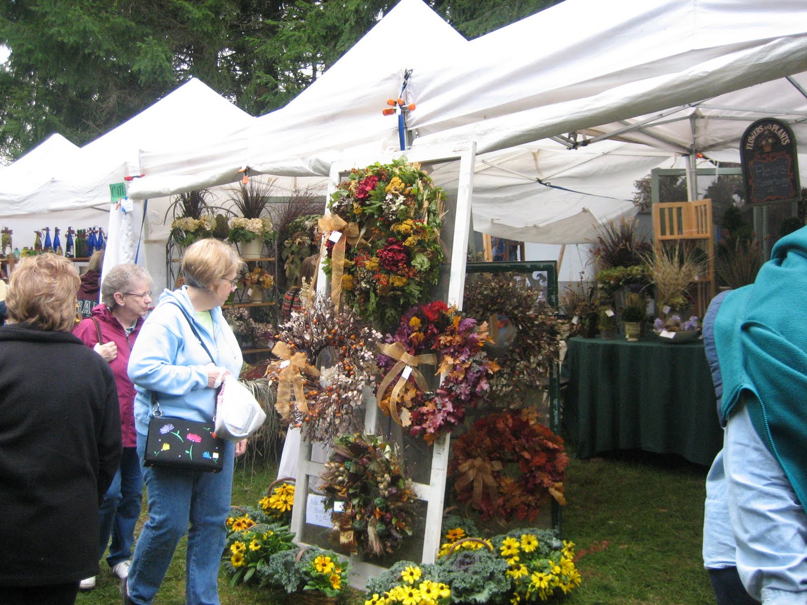 Le Beau Paon Victorien Outdoor Wednesday Holy Hill Craft Fair