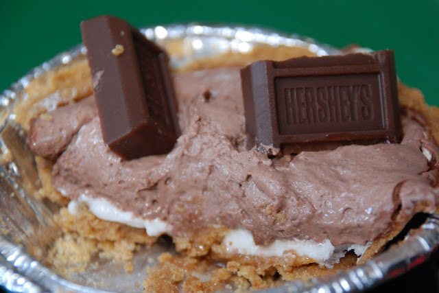 Life at f/2.8: Happy New Year's Eve, can you bring dessert?