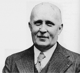 AVON Proches De Vous Rémy Dumoncel, le maire d'Avon qui force l'admiration