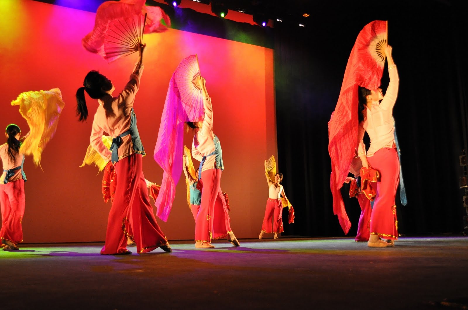 Chung Wah Dance: August 2010