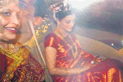 [Aishwarya+rai+abhishek+bachchan+wedding-758015.jpg]