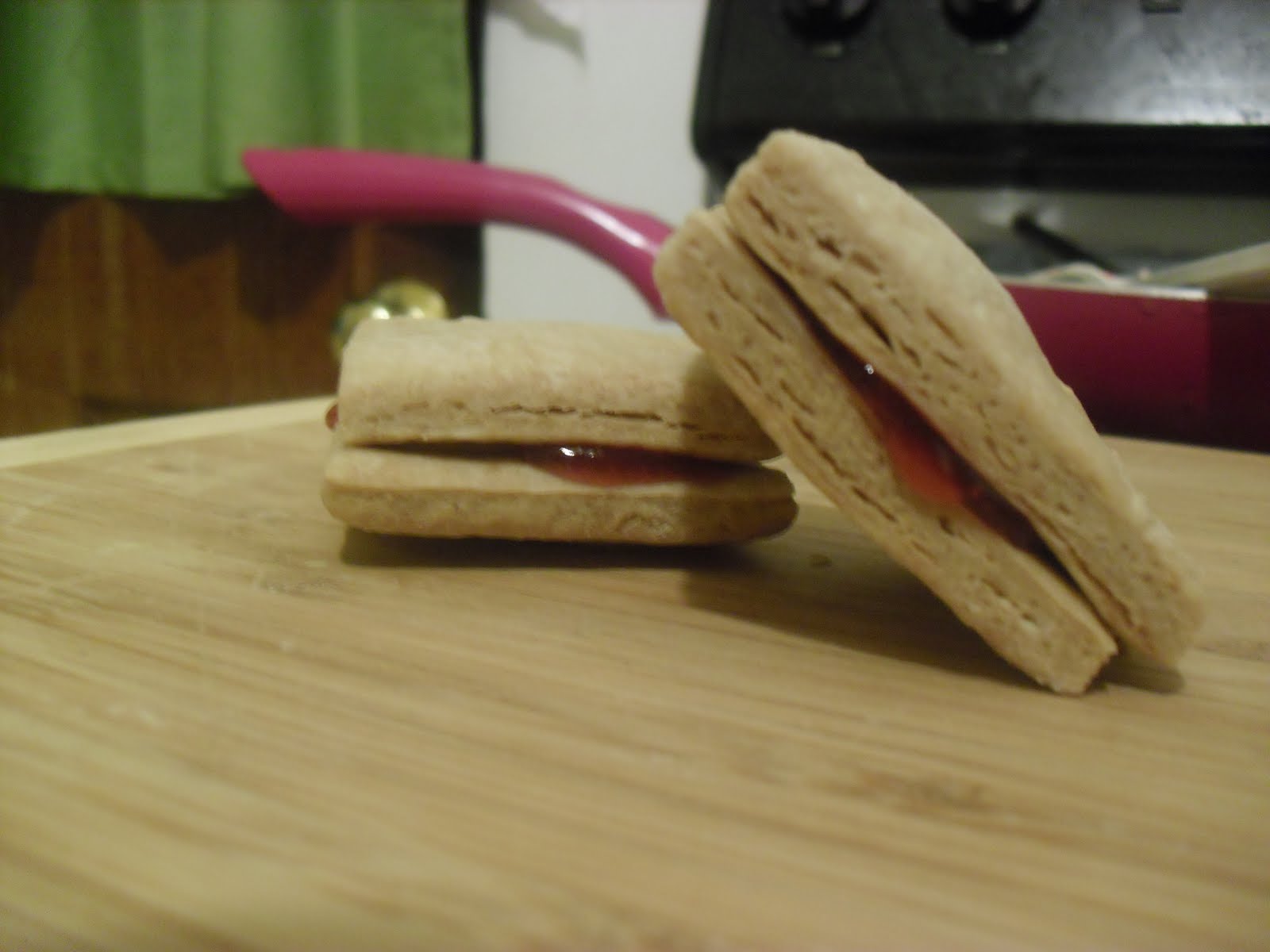 2 Little Bostons Bakery: Mini PB&J sandwiches!