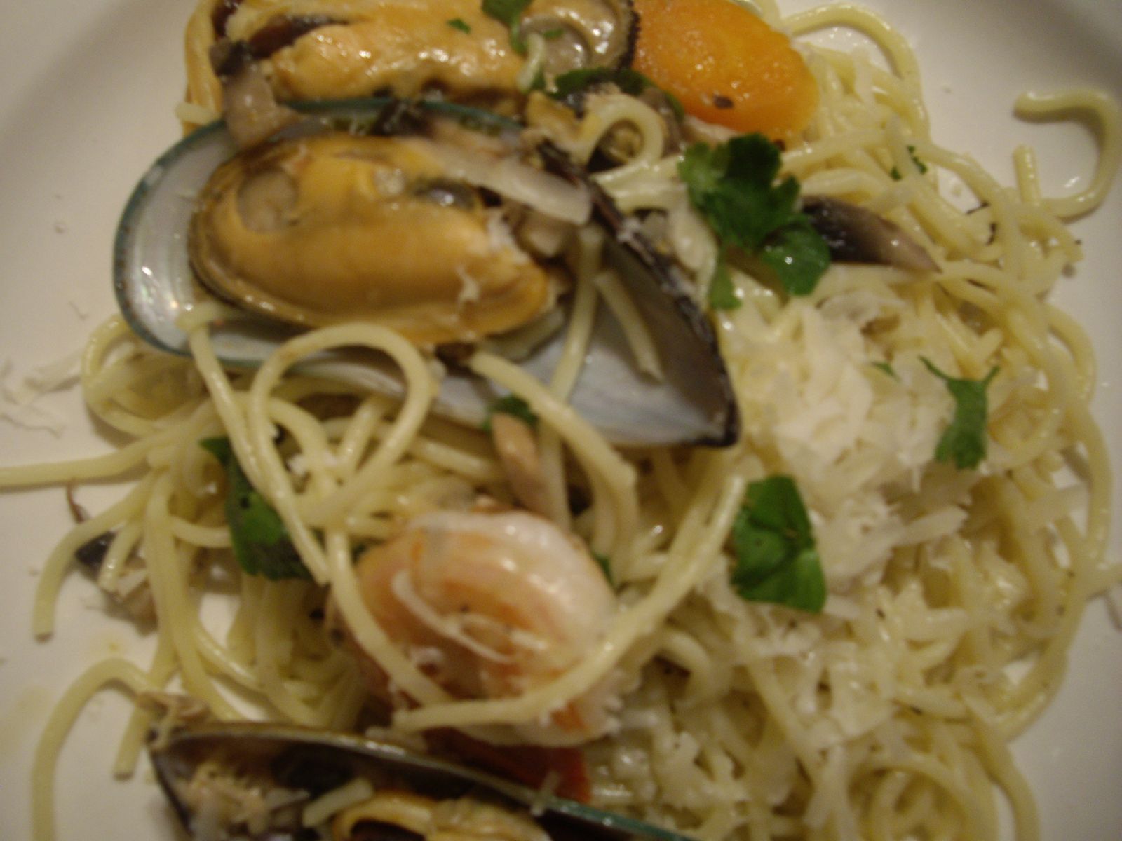 ROSIE's CUISINE PASTA WITH MUSSELS and SHRIMP