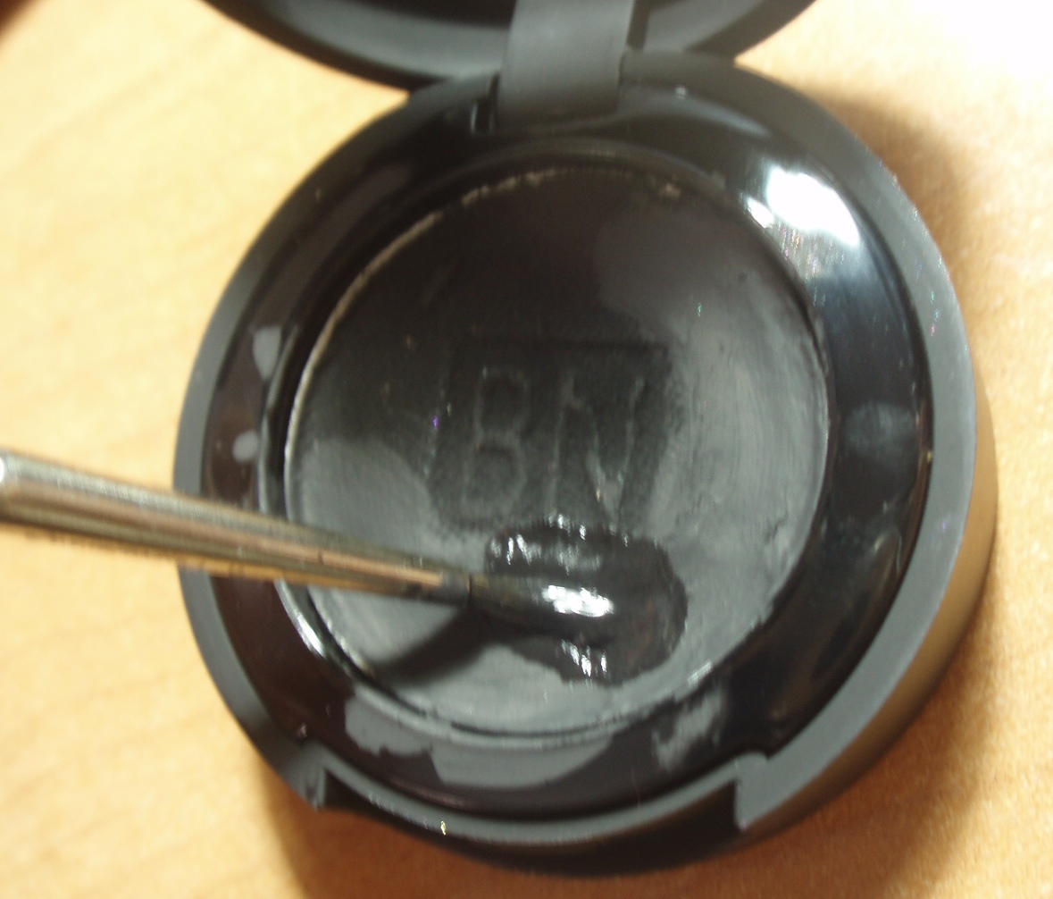 Pintureando Review! Cake eye liner de Ben Nye