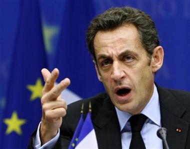 [CRISI+ECONÃ’MICA+4+REUTERS+1533249231-france-s-president-sarkozy-holds-news-conference-at-the-end.jpg]