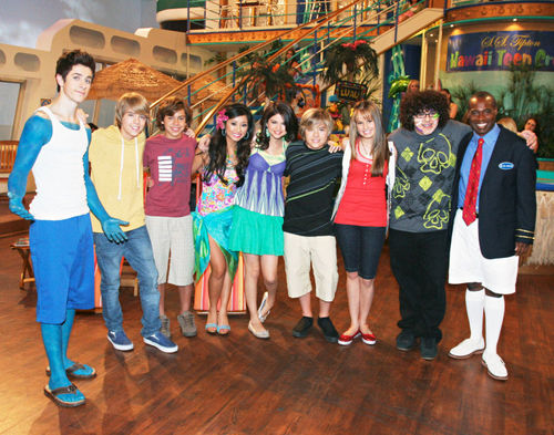 Wizards Of Waverly Place Cast Away To Another Show