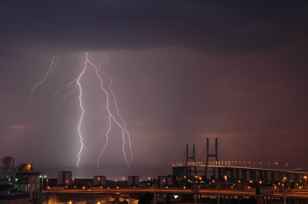 [Trovoada+09-09-09+-+ponte+Vasco+da+gama+1]