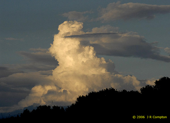 [Annas-cloud_JR33945.jpg]