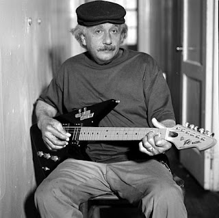 Einstein guitarrista
