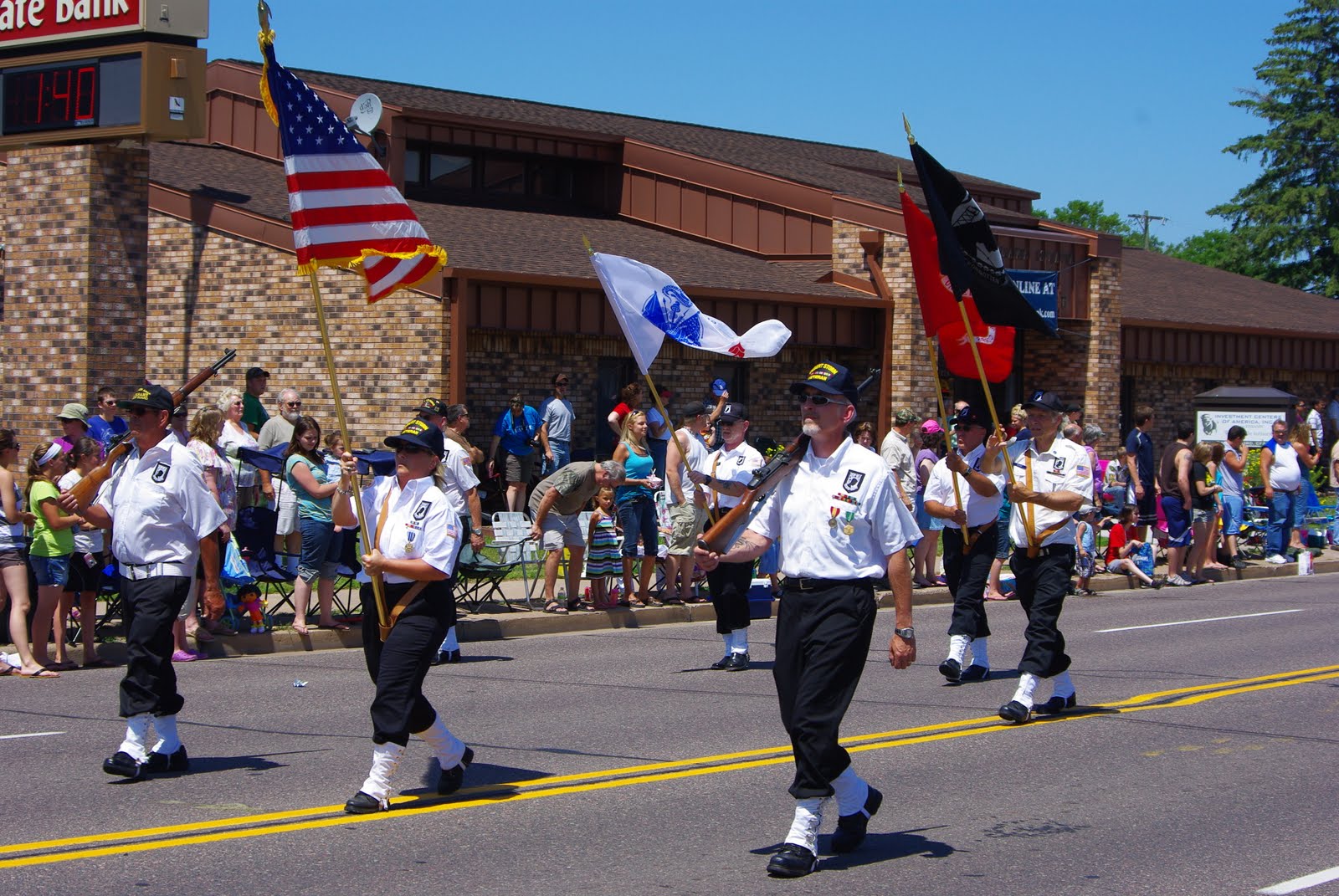 life-in-rice-lake-wi-another-parade-spooner