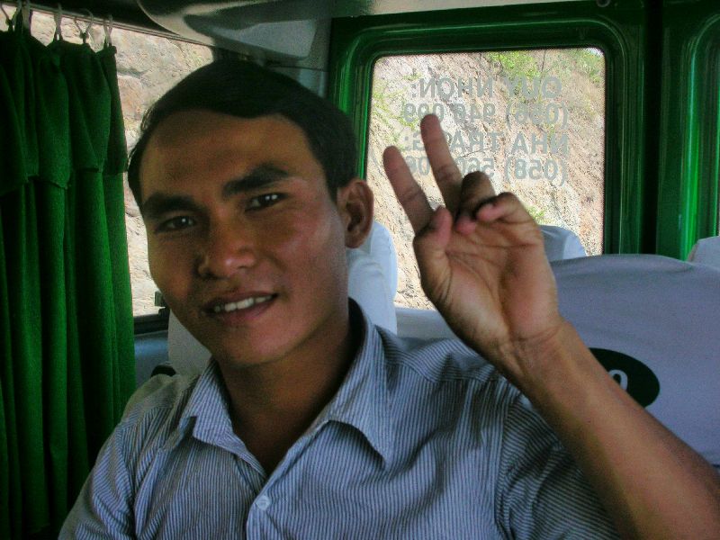 [guy+on+bus+to+Nha+Trang.jpg]