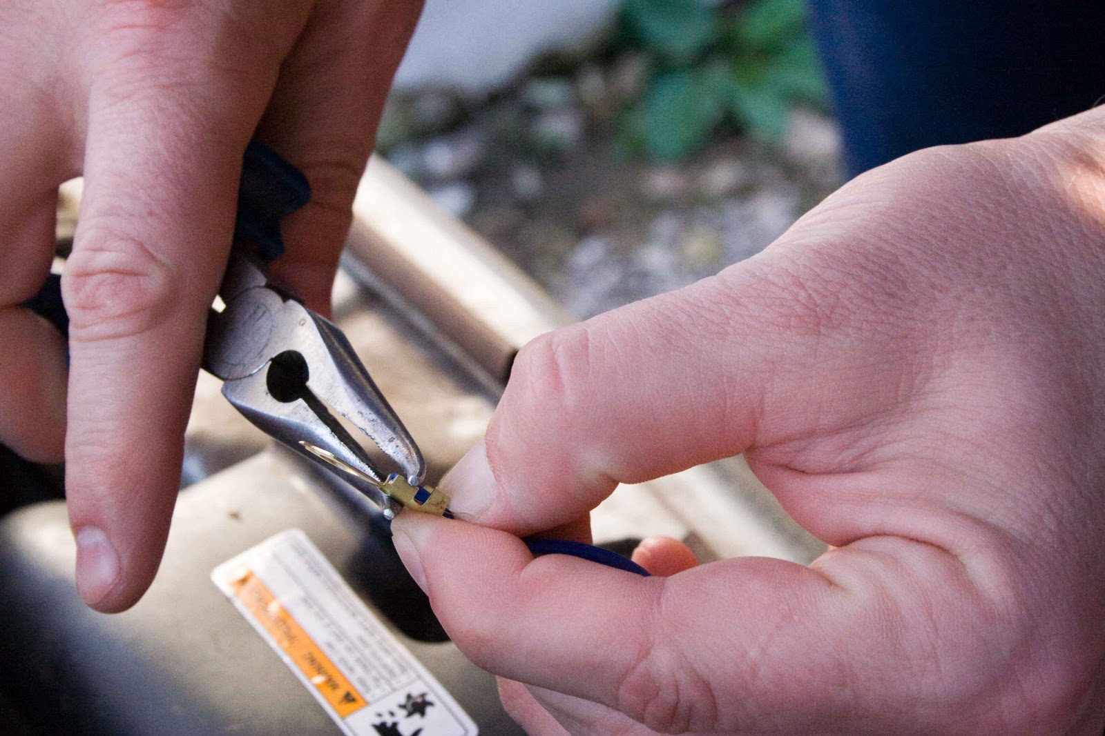 Автотюнинг, Как самостоятельно наклеить виниловую пленку на автомобиль ...