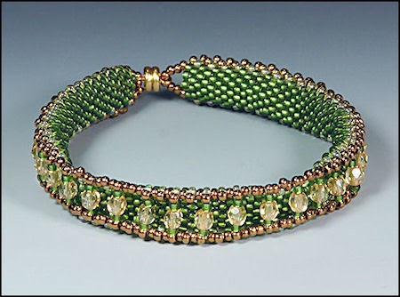 Around The Beading Table: New free bracelet pattern at Whimbeads.com