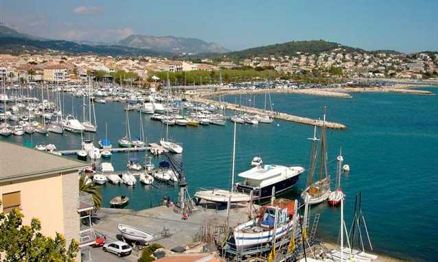 Location vacances Côte Varoise,  entre Cassis et Toulon