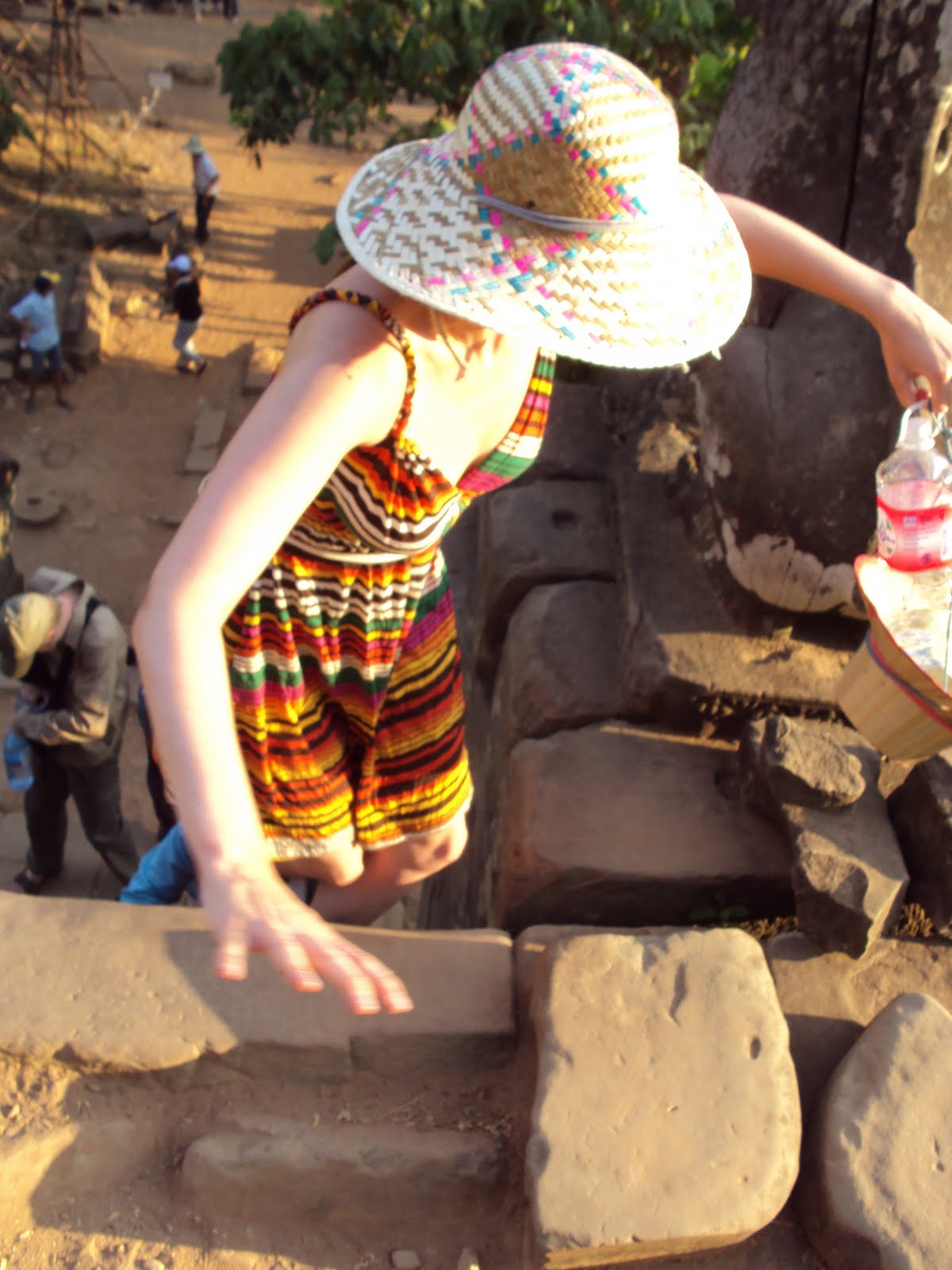 eastern-adventure-siem-reap-thailand-destroyed-angkor-wat