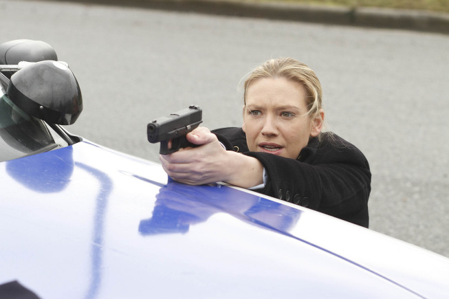 Character Agent Olivia Dunham Abilities Solving crime shifting between 