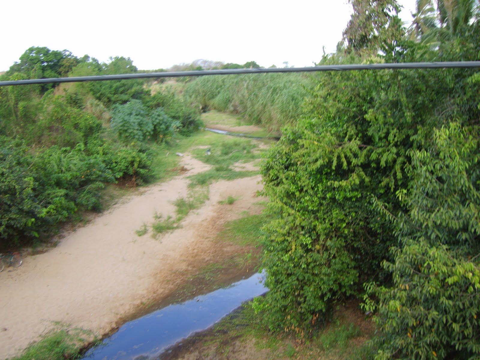 Rio Intermitente Rio Aracoiaba Município de AracoiabaCE Trilha Ecológica Mário Uchôa