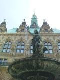 A fountain in the courtyard of the Rathaus