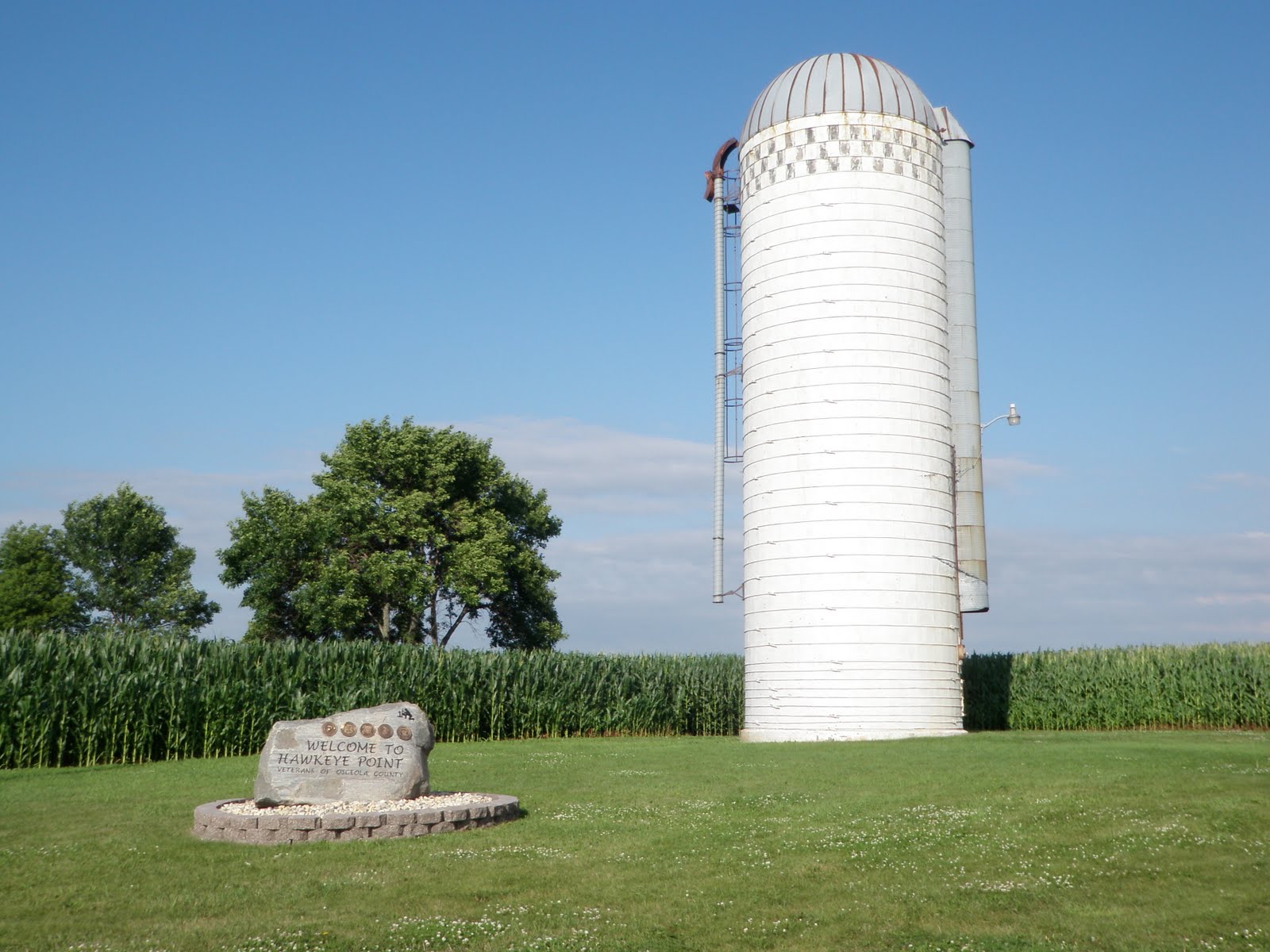 Squeakers: Hawkeye Point (Iowa Highpoint)