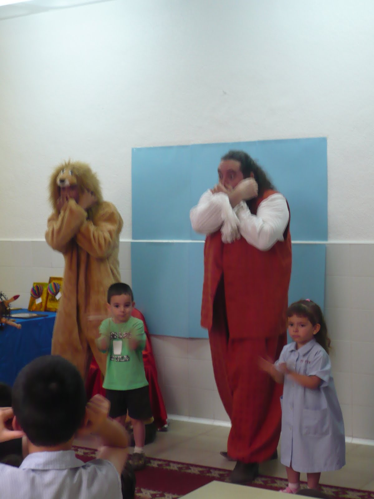 EL RINCÓN DE INFANTIL NOS VISITA UN CUENTACUENTOS.