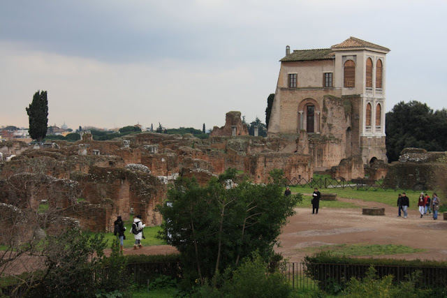 Roteiro para visitar o COLISEU DE ROMA e fórum romano, os testemunhos do Império Romano | Itália