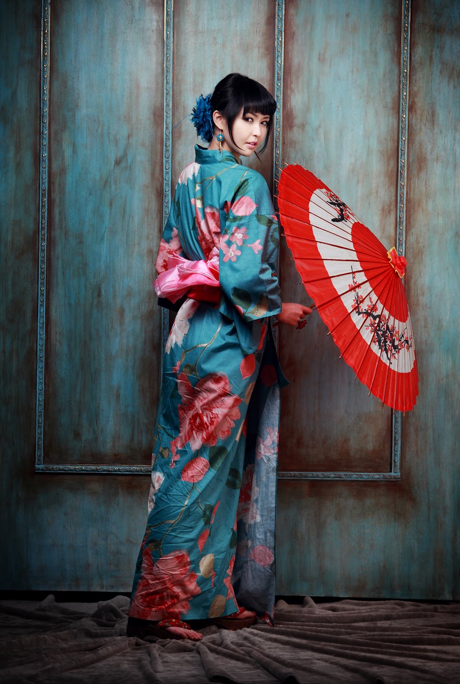 Bewitching Kang Yui in Kimono - Hot Box Wallpapers