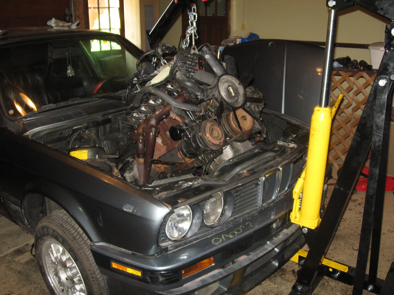 MY PROJECT 1987 BMW 325IS (E30) THE BIG DAY motor/trans removal....
