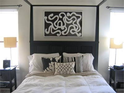 Black Bedroom Ideas on What An Effect Created With A Black Chandelier And Carved Mirrors