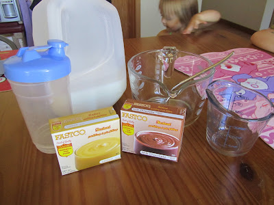 Twelve Crafts Till Christmas: sunday kids' craft: paintin' with puddin'