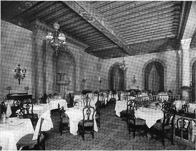 New York - History - Geschichte: The old Hotel Pennsylvania, New York
