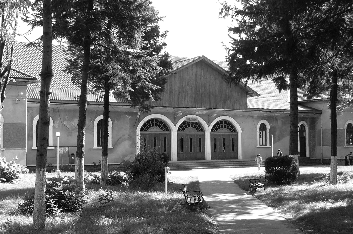 Curtici Curtici in alb negru