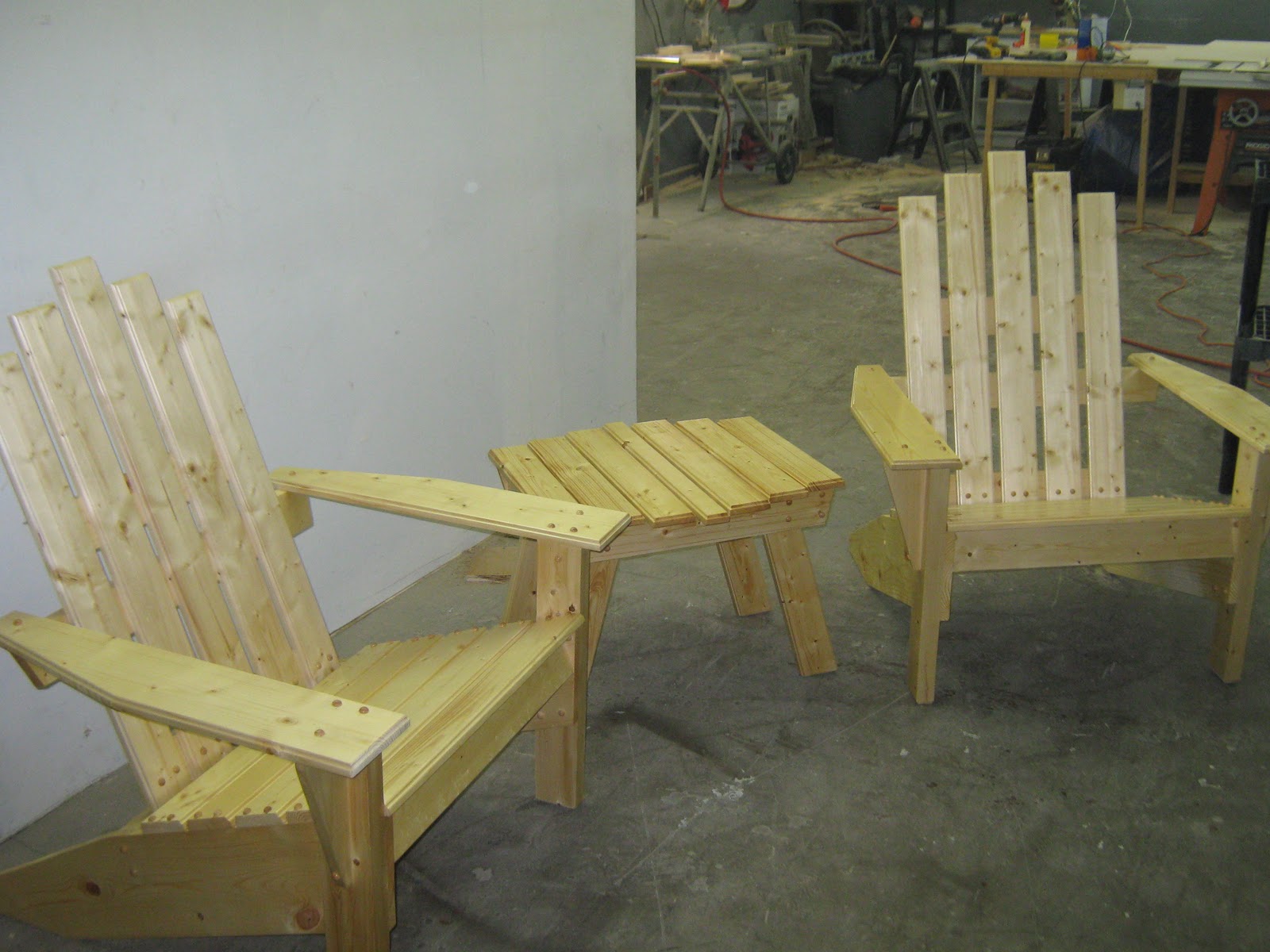 FERNANDEZ CABINET: BENCH, SILLAS Y MESAS DE MADERA PARA PATIO