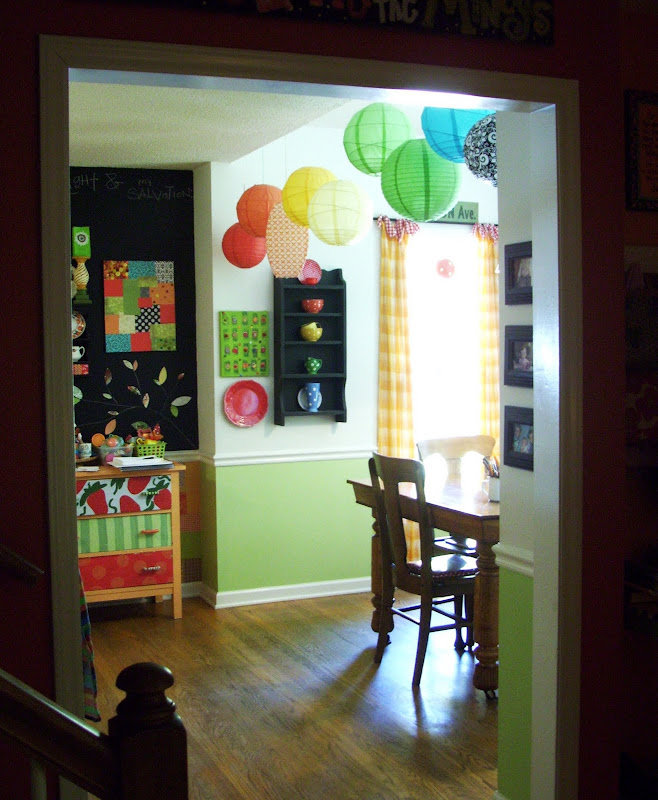 sara's art* house: kitchen and living room decor