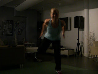Karin+tr%C3%A4nar+suddig+bild - Ny aerobicskoreografi imorgon