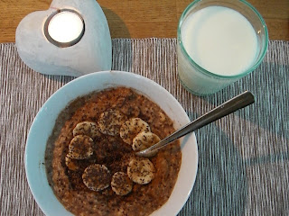 Havregrynsgr%25C3%25B6t%2Bmed%2Bchoklad%2Bproteinpulver%2Bbanan%2Bpsylliumfr%25C3%25B6n%2Boch%2Bmj%25C3%25B6lk%2Bi%2Bglas%2B1 - Hälsosam havregrynsgröt