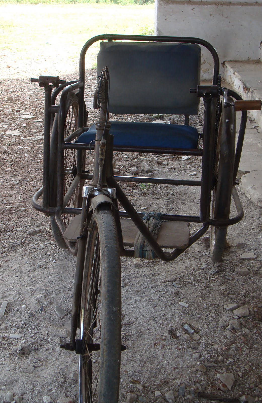 Yesu Garden Weaving straw into gold