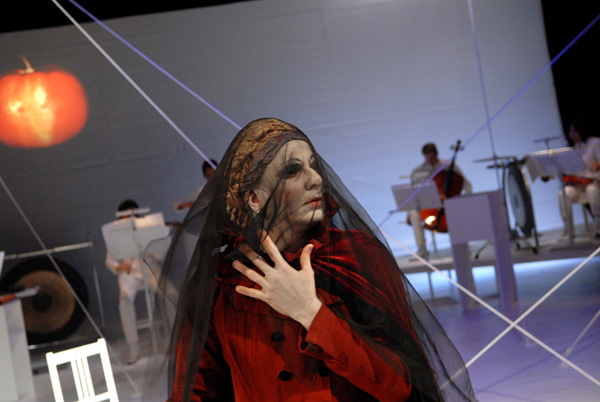 [la_cuzzoni_06-a-low.jpg]