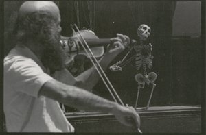 [pepe-otal-amb-violi-low.jpg]