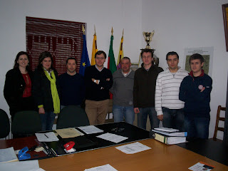O executivo da Junta de Freguesia da Queijada e a Comissão Política da JSD Ponte de Lima nas instalações da Junta da Queijada