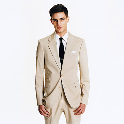 Stan Ramblas: how to wear a Khaki suit
