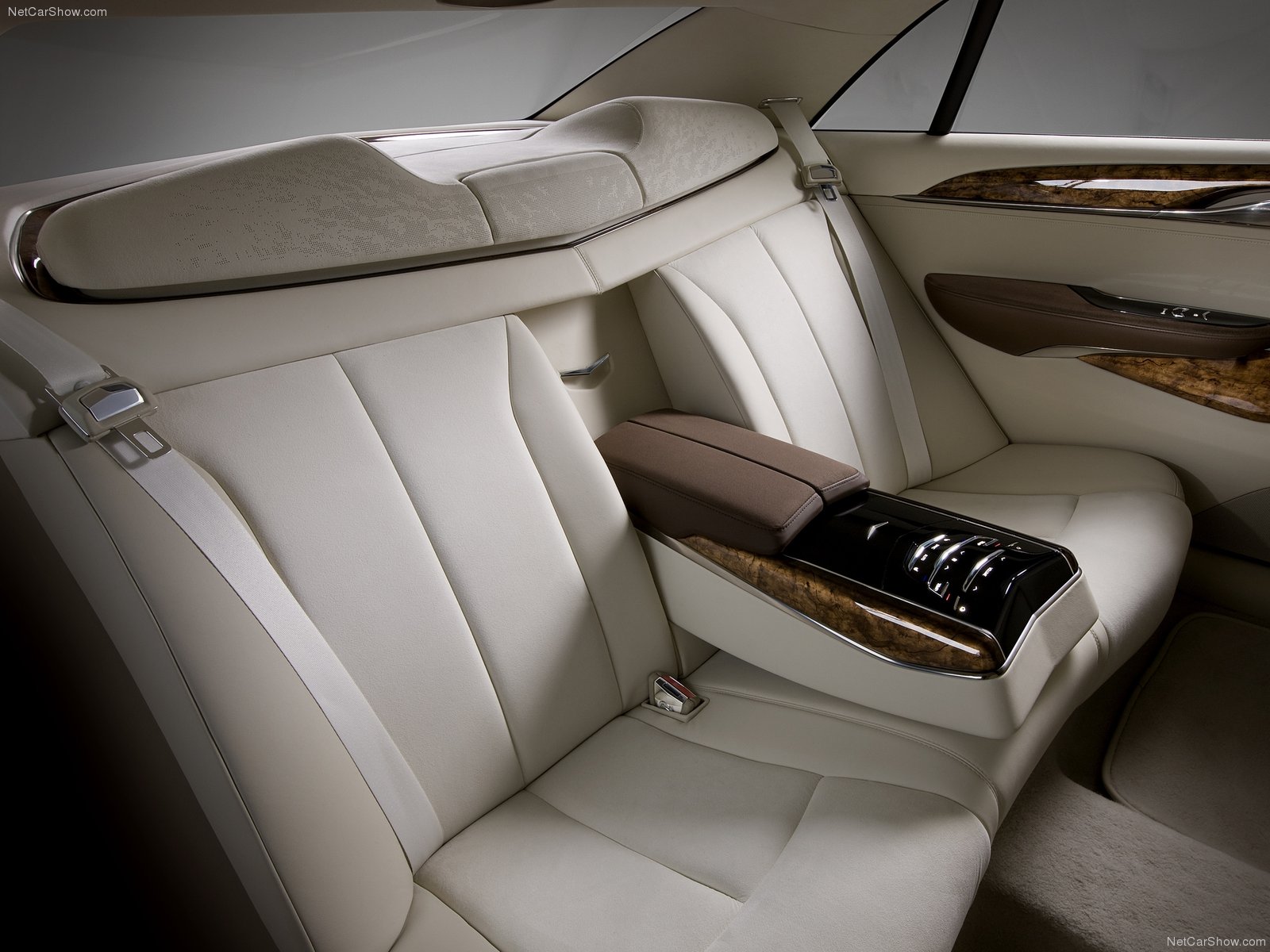 Cadillac xts Platinum Concept