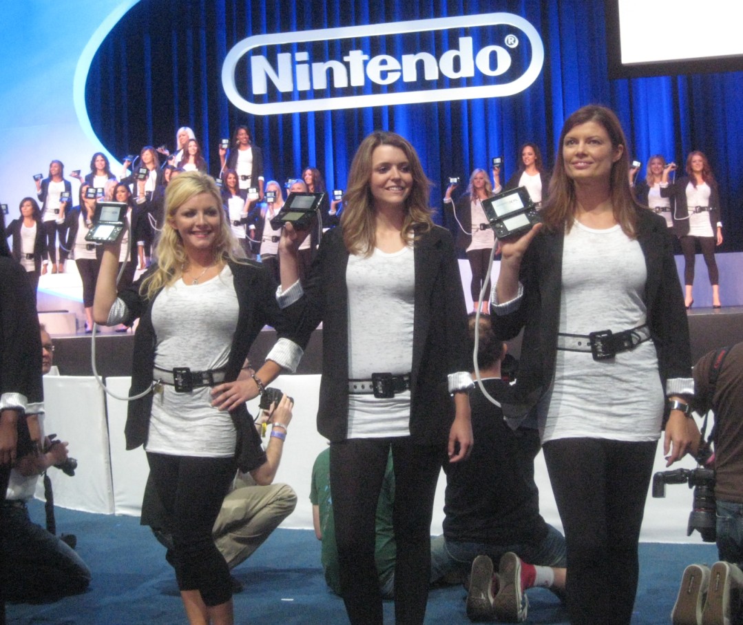 Nintendo+3DS+girls.jpg