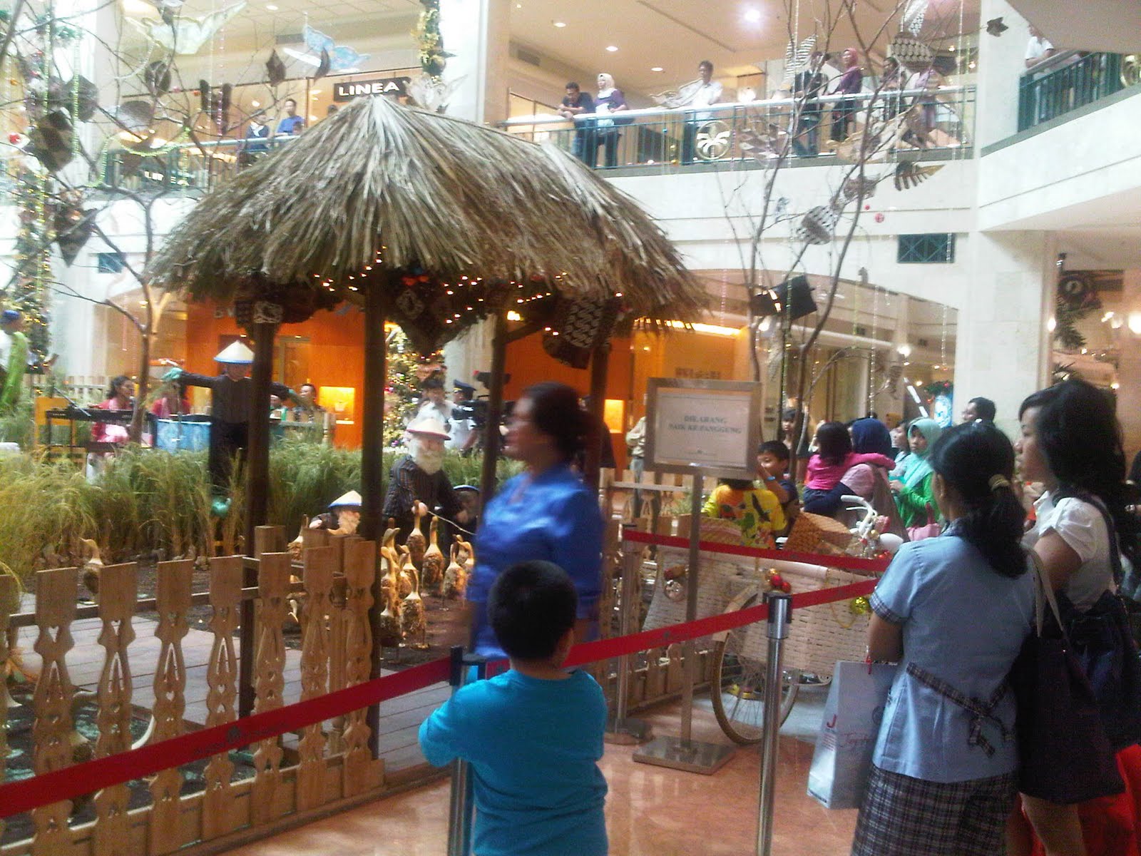 My journey Dekor dan hiasan natal  di mall Jakarta  2010
