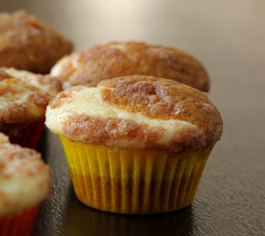 Sugar Cooking: Pumpkin Cheesecake Muffins